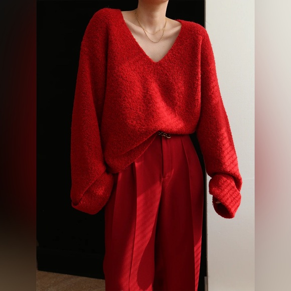 Commense Knit Solid V-neck Long Sleeve Sweater - size XSmall - Picture 2 of 6